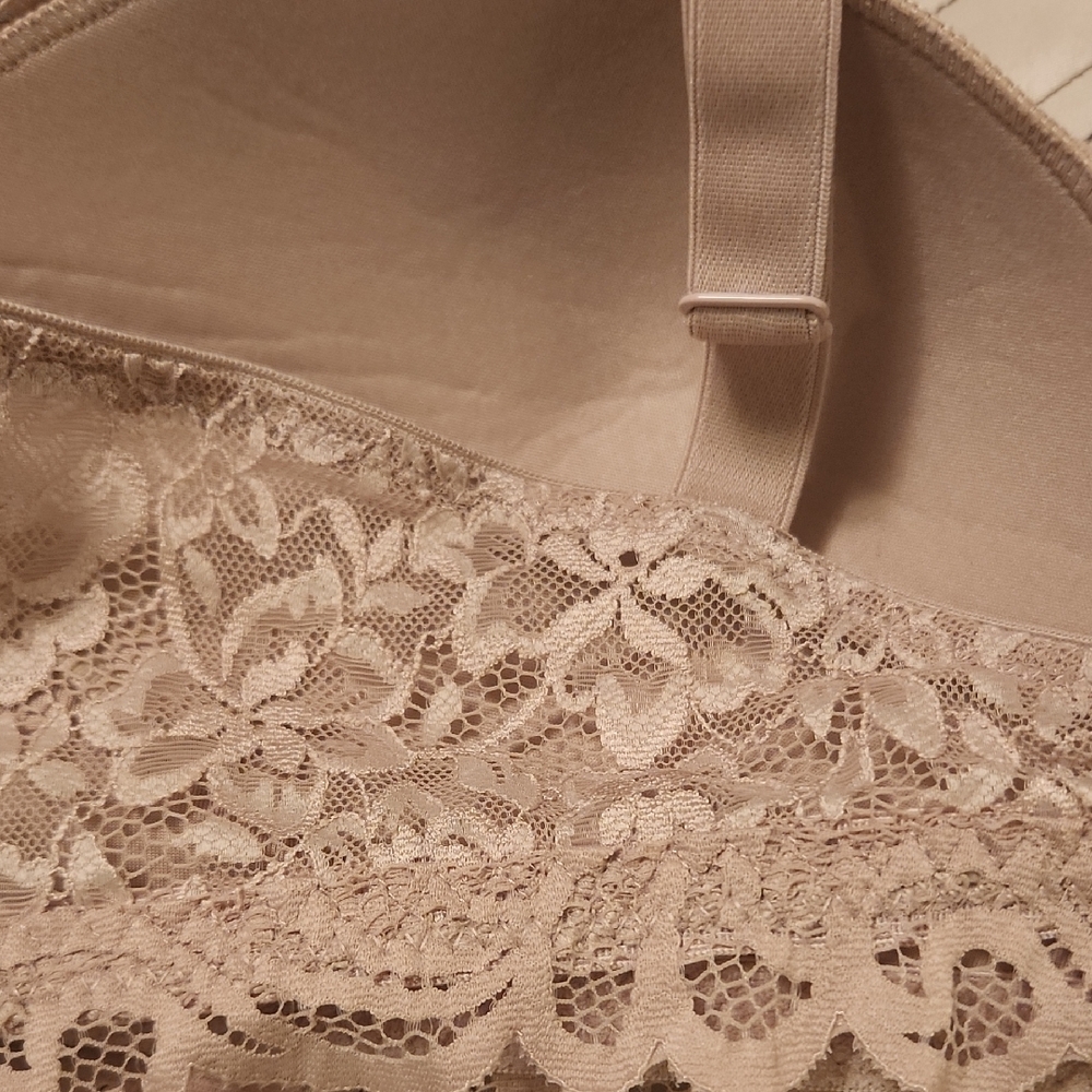 Bali Women's Comfort Lace Bra - New With Tags - Picture 5 of 7